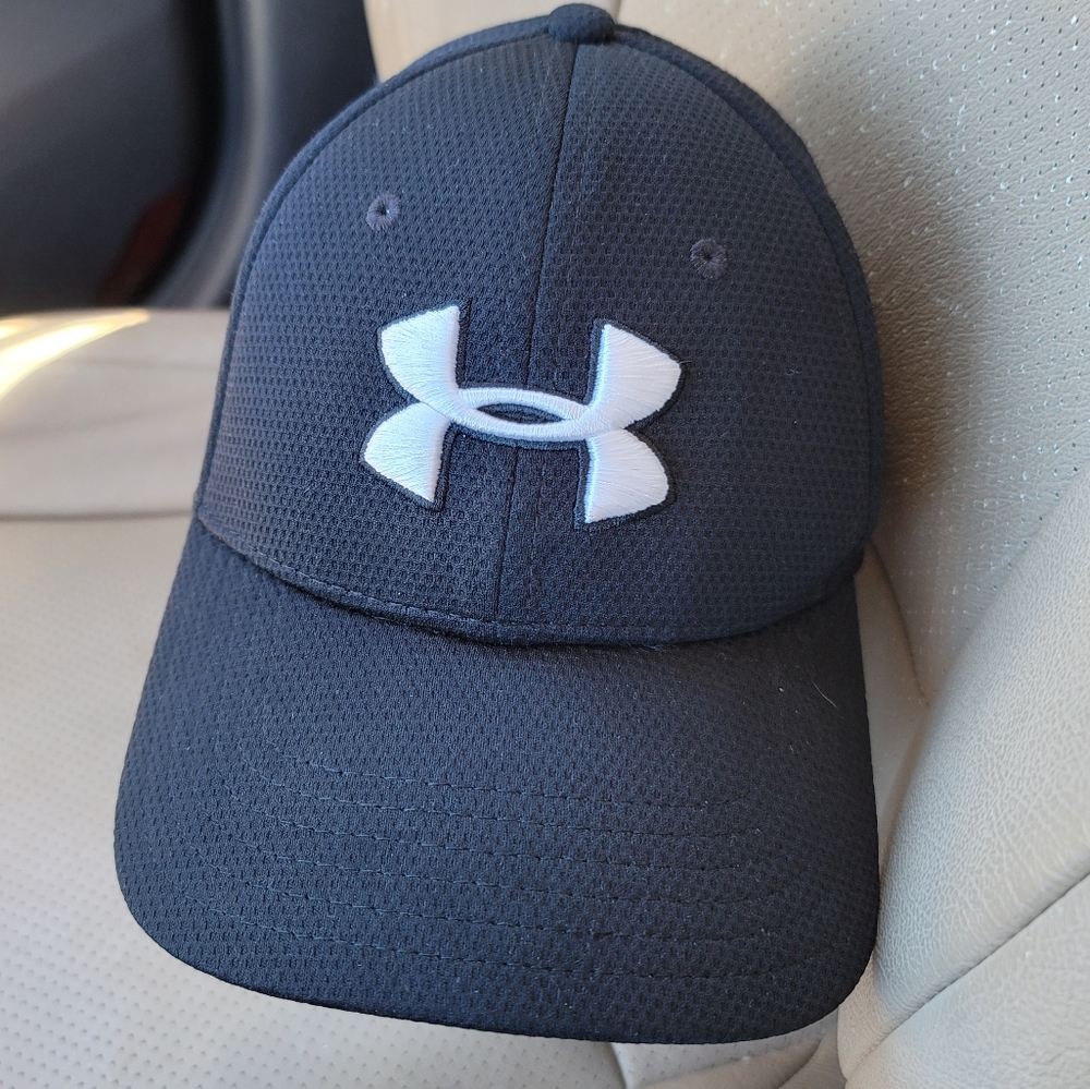 Under Armour, 1254123 Blitzing Cap, Black/White
